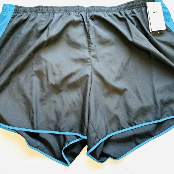 NWT NIKE Women Mid Rise Drawstring Built-in-Underwear Black Shorts Plus Size 3X - Picture 2 of 5